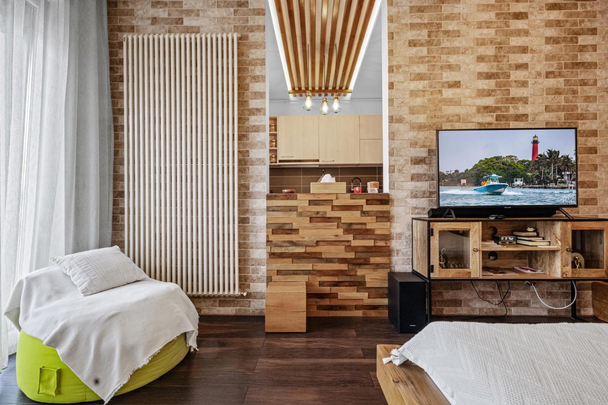 Wooden Touch Studio Brasov Luaran gambar